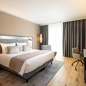 Hotel Leonardo Royal Bonn Airport, Cologne